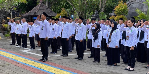 Peringati Hari Sumpah Pemuda ke-96, Kemenag Jembrana Gelar Upacara dan E-Moning untuk Bangkitkan Semangat Persatuan