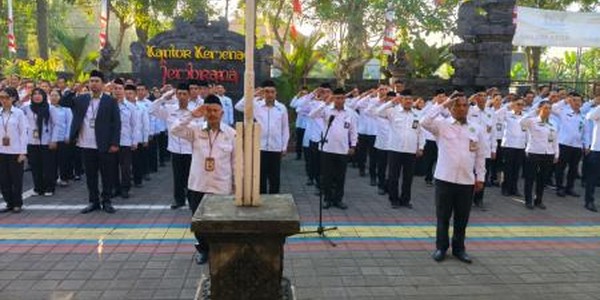 SENJATA Akhir Agustus, Kepala Kemenag Jembrana Sampaikan Penguatan Karier ASN dan Evaluasi ZI