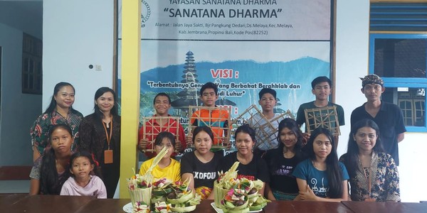 BERKAH : Praktik Lanjutan Membuat Banten Pejati dan Klatkat
