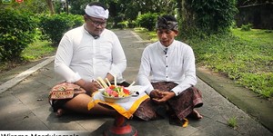 Wirama Merdukomala oleh Nengah Budi dan Dewa Bali