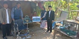 KUA Negara Gelar Program BIMADATU, Berikan Bantuan Kursi Roda di Desa Cupel