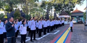 SENJATA Awali Pekan: Apel Kedisiplinan dan Arahan Kepala Kantor Terkait Gerakan Ayah Antar Anak Sekolah