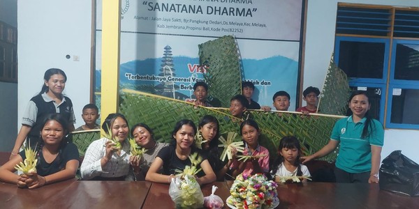 Program BERKAH Kemenag Jembrana Latih Kreativitas Anak Panti Sanatana Dharma