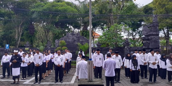 Kemenag Jembrana Adakan E-Moning dan Penghormatan Bendera di Akhir Semester I